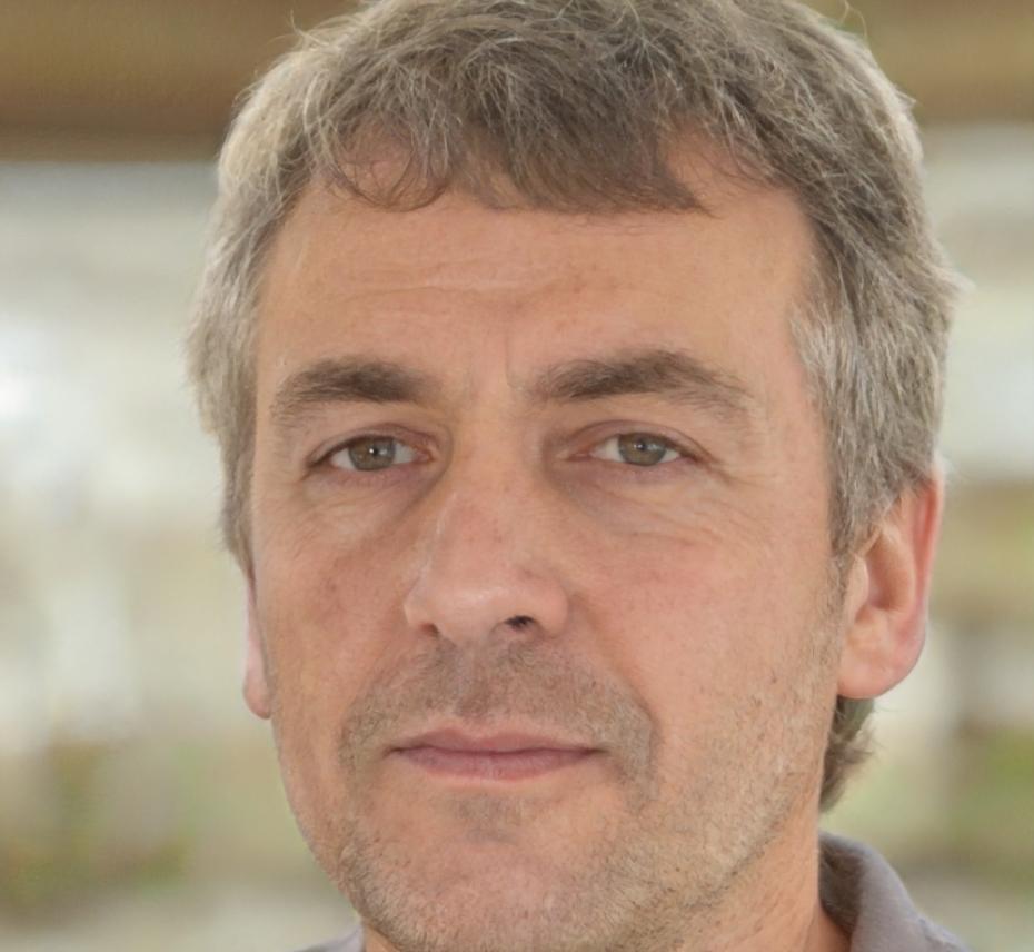 Ritratto professionale di Luca Santarelli